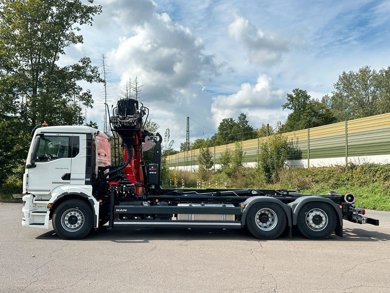 MAN TGS 26.470 6x2 Abrollkipper + Kran EPSILON - Koukkulava kuorma-auto, Nosturiauto: kuva MAN TGS 26.470 6x2 Abrollkipper + Kran EPSILON - Koukkulava kuorma-auto, Nosturiauto MAN TGS 26.470 6x2 Abrollkipper + Kran EPSILON - Koukkulava kuorma-auto, Nosturiauto: kuva MAN TGS 26.470 6x2 Abrollkipper + Kran EPSILON - Koukkulava kuorma-auto, Nosturiauto