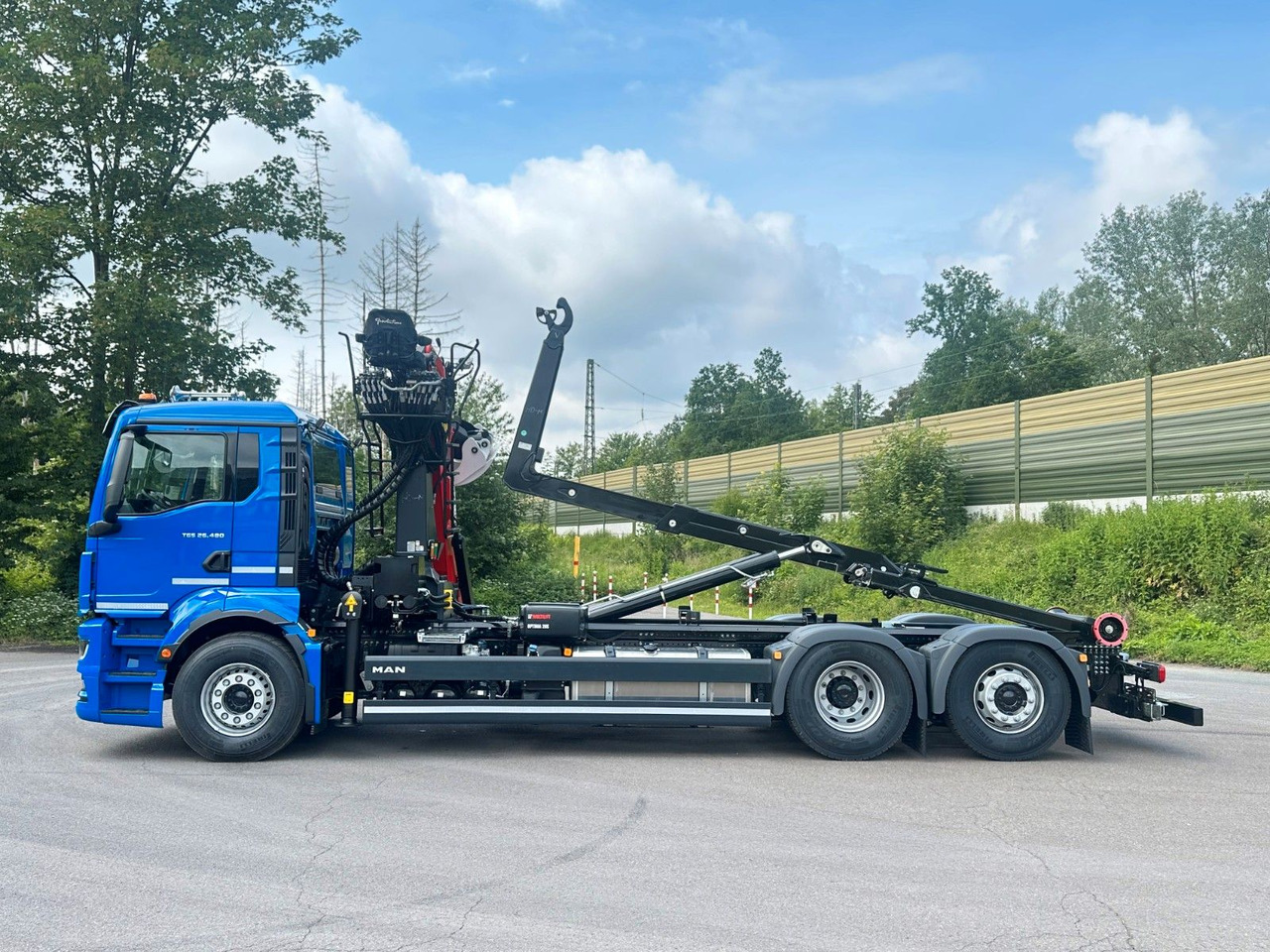 MAN TGS 26.480 6x2 Abrollkipper + Kran EPSILON - Koukkulava kuorma-auto, Nosturiauto: kuva MAN TGS 26.480 6x2 Abrollkipper + Kran EPSILON - Koukkulava kuorma-auto, Nosturiauto MAN TGS 26.480 6x2 Abrollkipper + Kran EPSILON - Koukkulava kuorma-auto, Nosturiauto: kuva MAN TGS 26.480 6x2 Abrollkipper + Kran EPSILON - Koukkulava kuorma-auto, Nosturiauto