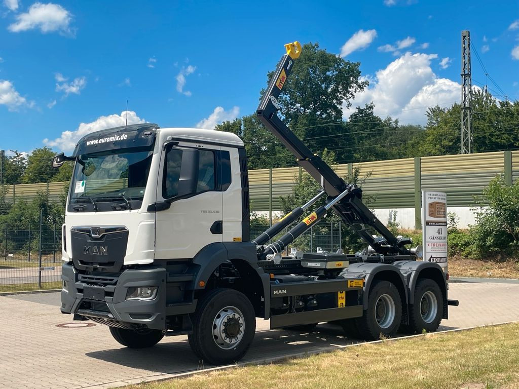 MAN TGS 33.440 6x6 Euro6e Hyva - Hiab MultiLift - Koukkulava kuorma-auto, Nosturiauto: kuva MAN TGS 33.440 6x6 Euro6e Hyva - Hiab MultiLift - Koukkulava kuorma-auto, Nosturiauto MAN TGS 33.440 6x6 Euro6e Hyva - Hiab MultiLift - Koukkulava kuorma-auto, Nosturiauto: kuva MAN TGS 33.440 6x6 Euro6e Hyva - Hiab MultiLift - Koukkulava kuorma-auto, Nosturiauto