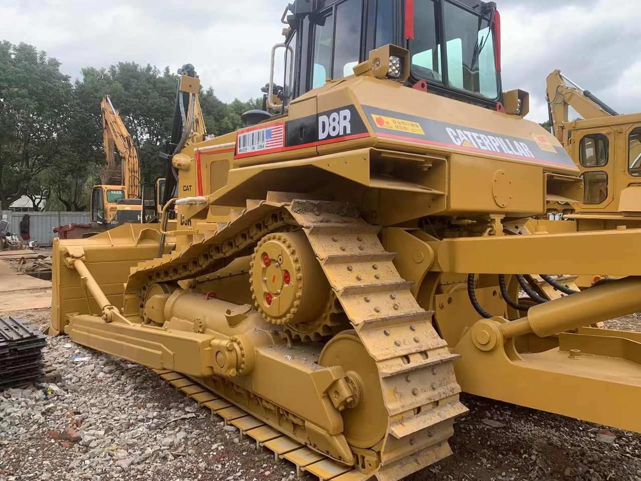 CATERPILLAR D8R - Puskutraktori: kuva CATERPILLAR D8R - Puskutraktori CATERPILLAR D8R - Puskutraktori: kuva CATERPILLAR D8R - Puskutraktori