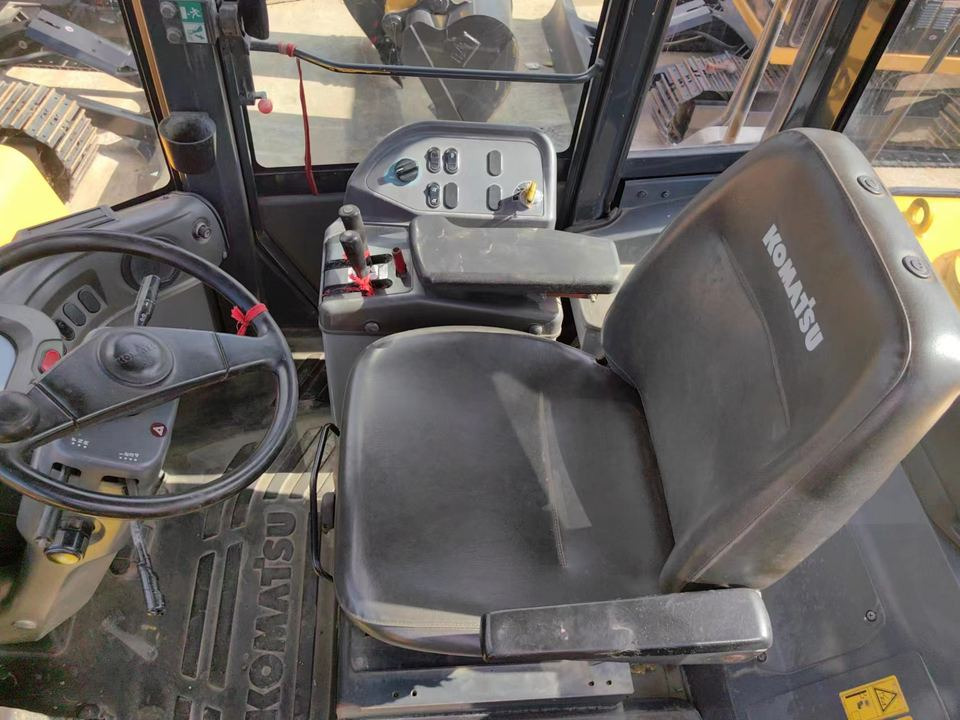 Hot Sale Used Komatsu WA380-6 Wheel Loader Backhoe Loader with Excellent Front Loading Feature - Pyöräkuormaaja: kuva  Hot Sale Used Komatsu WA380-6 Wheel Loader Backhoe Loader with Excellent Front Loading Feature - Pyöräkuormaaja Hot Sale Used Komatsu WA380-6 Wheel Loader Backhoe Loader with Excellent Front Loading Feature - Pyöräkuormaaja: kuva  Hot Sale Used Komatsu WA380-6 Wheel Loader Backhoe Loader with Excellent Front Loading Feature - Pyöräkuormaaja
