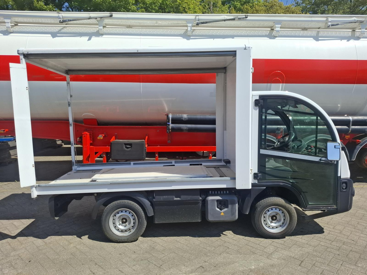 Aixam Mega E-Worker Elektrische Bakwagen RK-437-P - Golfauto: kuva Aixam Mega E-Worker Elektrische Bakwagen RK-437-P - Golfauto Aixam Mega E-Worker Elektrische Bakwagen RK-437-P - Golfauto: kuva Aixam Mega E-Worker Elektrische Bakwagen RK-437-P - Golfauto