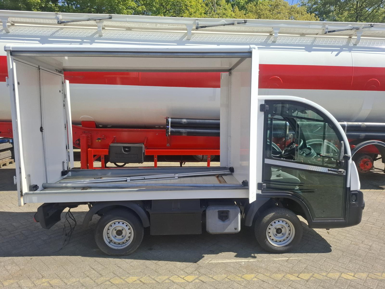 Aixam Mega E-Worker Elektrische Bakwagen RT-998-D - Golfauto: kuva Aixam Mega E-Worker Elektrische Bakwagen RT-998-D - Golfauto Aixam Mega E-Worker Elektrische Bakwagen RT-998-D - Golfauto: kuva Aixam Mega E-Worker Elektrische Bakwagen RT-998-D - Golfauto