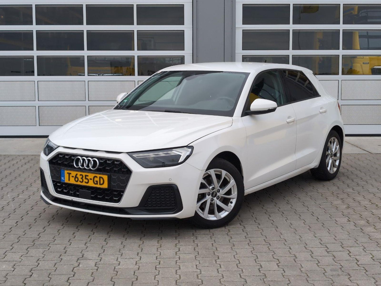 Audi A1 Sportback 30 TFSI S edition | 2021 | 82.211 km | Automaat | T635GD | NAP: Geen oordeel - Viistoperä: kuva Audi A1 Sportback 30 TFSI S edition | 2021 | 82.211 km | Automaat | T635GD | NAP: Geen oordeel - Viistoperä Audi A1 Sportback 30 TFSI S edition | 2021 | 82.211 km | Automaat | T635GD | NAP: Geen oordeel - Viistoperä: kuva Audi A1 Sportback 30 TFSI S edition | 2021 | 82.211 km | Automaat | T635GD | NAP: Geen oordeel - Viistoperä