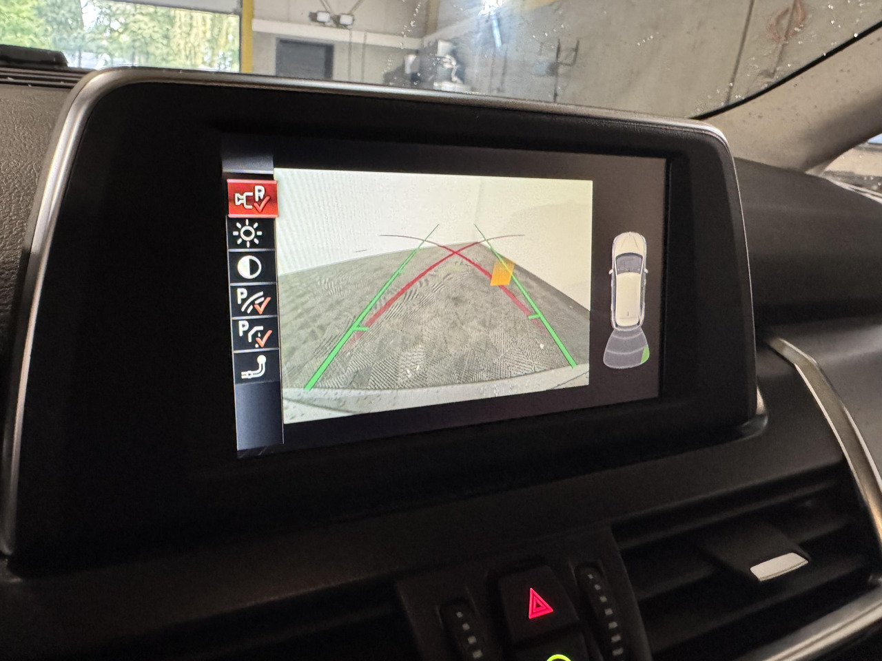 Henkilöauto BMW | 2-serie Active Tourer | 218d Corporate Lease Luxury | 2015 | 223.959 km | HG351B | Logisch: kuva Henkilöauto BMW | 2-serie Active Tourer | 218d Corporate Lease Luxury | 2015 | 223.959 km | HG351B | Logisch