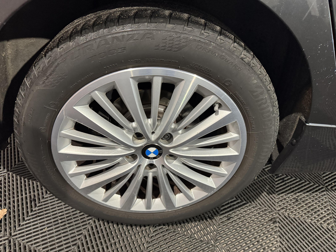 Henkilöauto BMW | 2-serie Active Tourer | 218d Corporate Lease Luxury | 2015 | 223.959 km | HG351B | Logisch: kuva Henkilöauto BMW | 2-serie Active Tourer | 218d Corporate Lease Luxury | 2015 | 223.959 km | HG351B | Logisch