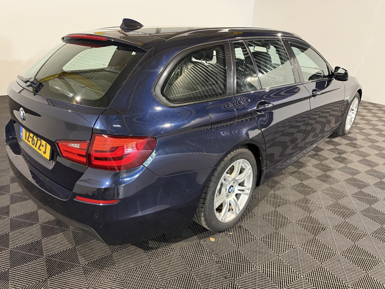 BMW | 5-serie Touring | 520d High Executive | 2011 | 320.778 km | TZ672J | Geen oordeel - Henkilöauto: kuva BMW | 5-serie Touring | 520d High Executive | 2011 | 320.778 km | TZ672J | Geen oordeel - Henkilöauto BMW | 5-serie Touring | 520d High Executive | 2011 | 320.778 km | TZ672J | Geen oordeel - Henkilöauto: kuva BMW | 5-serie Touring | 520d High Executive | 2011 | 320.778 km | TZ672J | Geen oordeel - Henkilöauto