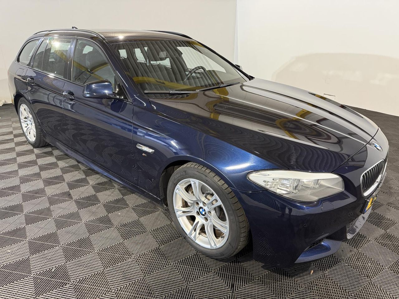 BMW | 5-serie Touring | 520d High Executive | 2011 | 320.778 km | TZ672J | Geen oordeel - Henkilöauto: kuva BMW | 5-serie Touring | 520d High Executive | 2011 | 320.778 km | TZ672J | Geen oordeel - Henkilöauto BMW | 5-serie Touring | 520d High Executive | 2011 | 320.778 km | TZ672J | Geen oordeel - Henkilöauto: kuva BMW | 5-serie Touring | 520d High Executive | 2011 | 320.778 km | TZ672J | Geen oordeel - Henkilöauto