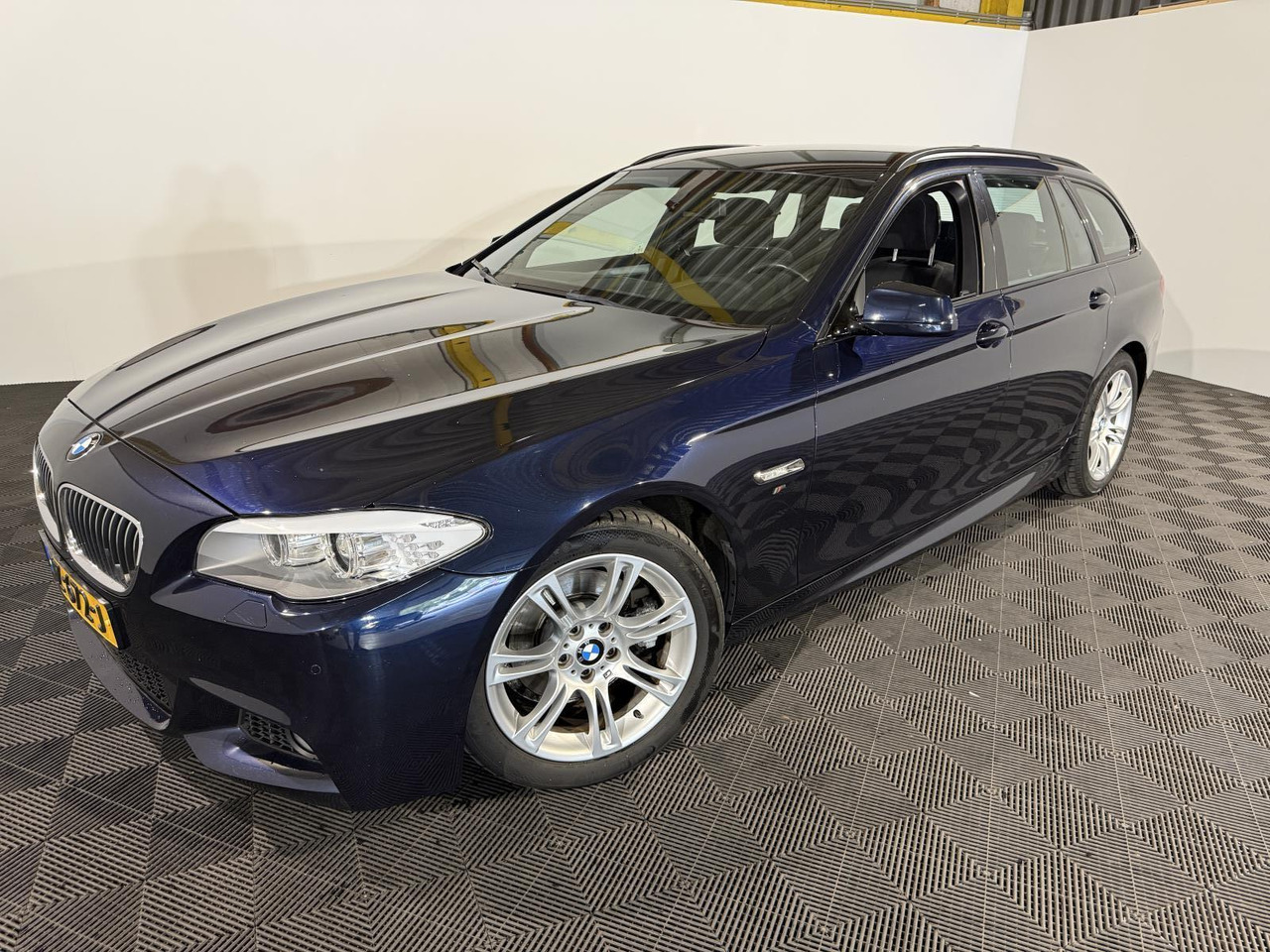 BMW | 5-serie Touring | 520d High Executive | 2011 | 320.778 km | TZ672J | Geen oordeel - Henkilöauto: kuva BMW | 5-serie Touring | 520d High Executive | 2011 | 320.778 km | TZ672J | Geen oordeel - Henkilöauto BMW | 5-serie Touring | 520d High Executive | 2011 | 320.778 km | TZ672J | Geen oordeel - Henkilöauto: kuva BMW | 5-serie Touring | 520d High Executive | 2011 | 320.778 km | TZ672J | Geen oordeel - Henkilöauto
