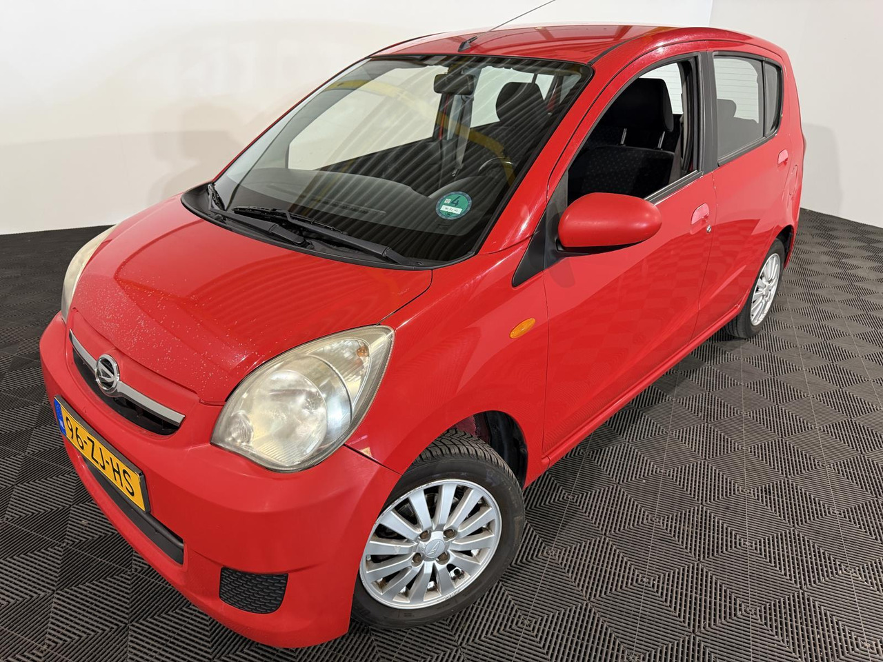 Viistoperä Daihatsu Cuore 1.0 Trend | 2007 | 242.568 km | 96-ZJ-HS: kuva Viistoperä Daihatsu Cuore 1.0 Trend | 2007 | 242.568 km | 96-ZJ-HS