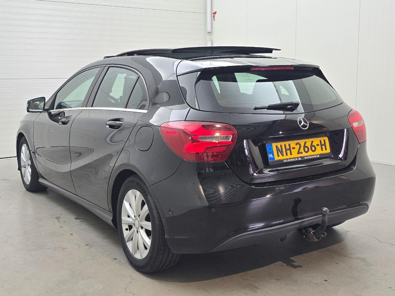 Mercedes-Benz A-klasse 180 Lease Edition Plus | 2017 | 233.018 km | Automaat | NH266H | NAP: Logisch - Viistoperä: kuva Mercedes-Benz A-klasse 180 Lease Edition Plus | 2017 | 233.018 km | Automaat | NH266H | NAP: Logisch - Viistoperä Mercedes-Benz A-klasse 180 Lease Edition Plus | 2017 | 233.018 km | Automaat | NH266H | NAP: Logisch - Viistoperä: kuva Mercedes-Benz A-klasse 180 Lease Edition Plus | 2017 | 233.018 km | Automaat | NH266H | NAP: Logisch - Viistoperä