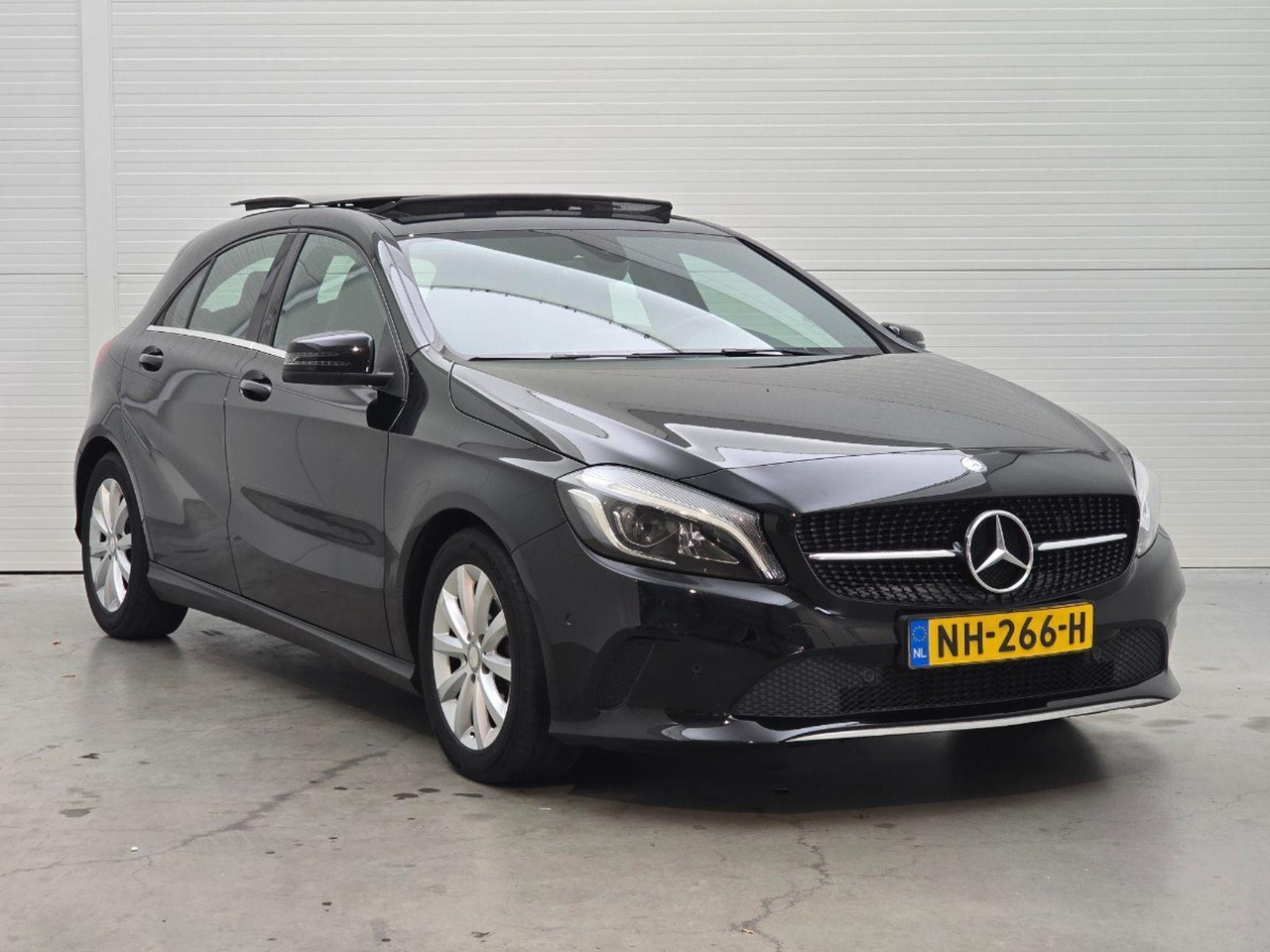 Mercedes-Benz A-klasse 180 Lease Edition Plus | 2017 | 233.018 km | Automaat | NH266H | NAP: Logisch - Viistoperä: kuva Mercedes-Benz A-klasse 180 Lease Edition Plus | 2017 | 233.018 km | Automaat | NH266H | NAP: Logisch - Viistoperä Mercedes-Benz A-klasse 180 Lease Edition Plus | 2017 | 233.018 km | Automaat | NH266H | NAP: Logisch - Viistoperä: kuva Mercedes-Benz A-klasse 180 Lease Edition Plus | 2017 | 233.018 km | Automaat | NH266H | NAP: Logisch - Viistoperä