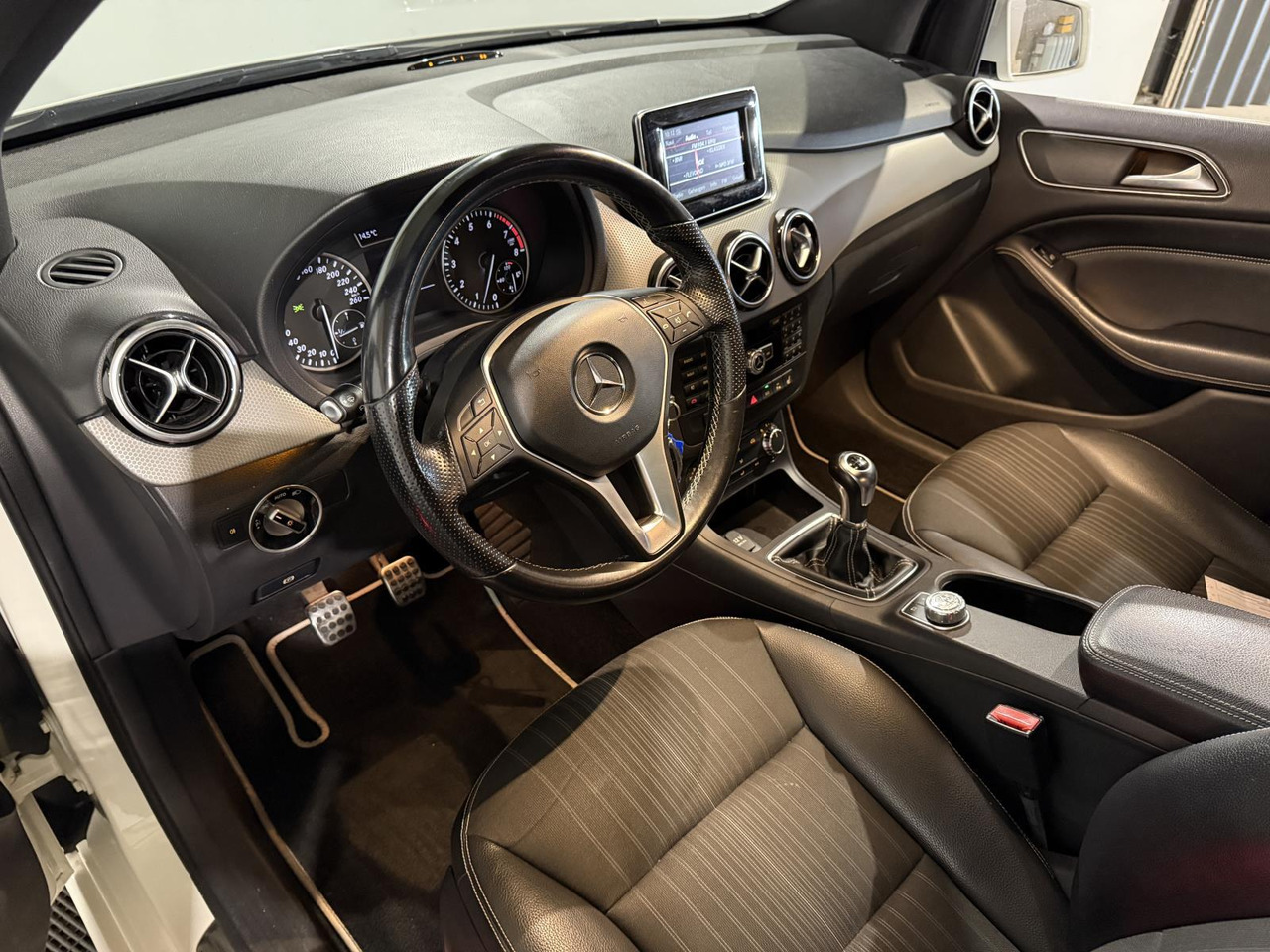 Mercedes-Benz | B-klasse | 180 Ambition | 2012 | 131.978 km | G005BR | Geen oordeel - Henkilöauto: kuva Mercedes-Benz | B-klasse | 180 Ambition | 2012 | 131.978 km | G005BR | Geen oordeel - Henkilöauto Mercedes-Benz | B-klasse | 180 Ambition | 2012 | 131.978 km | G005BR | Geen oordeel - Henkilöauto: kuva Mercedes-Benz | B-klasse | 180 Ambition | 2012 | 131.978 km | G005BR | Geen oordeel - Henkilöauto