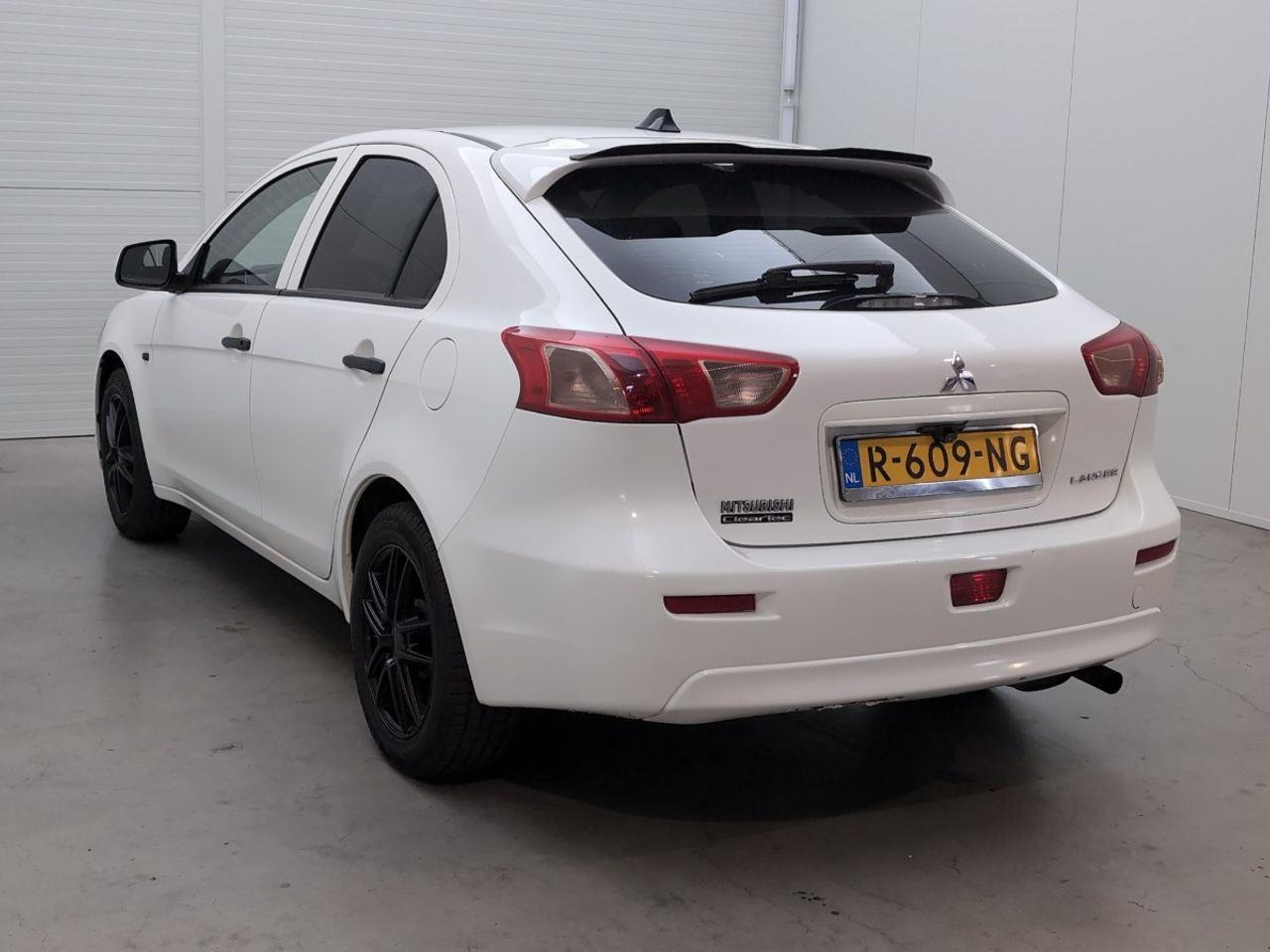 Mitsubishi Lancer Sportback 1.6 Limited Edition | 2016 | 216.592 km | R609NG | NAP: Geen oordeel - Viistoperä: kuva Mitsubishi Lancer Sportback 1.6 Limited Edition | 2016 | 216.592 km | R609NG | NAP: Geen oordeel - Viistoperä Mitsubishi Lancer Sportback 1.6 Limited Edition | 2016 | 216.592 km | R609NG | NAP: Geen oordeel - Viistoperä: kuva Mitsubishi Lancer Sportback 1.6 Limited Edition | 2016 | 216.592 km | R609NG | NAP: Geen oordeel - Viistoperä