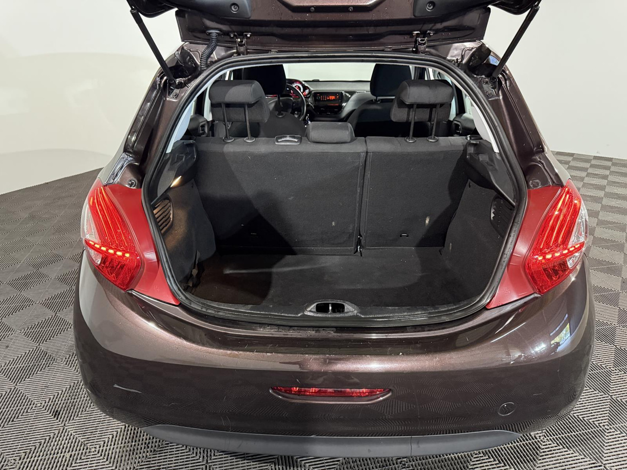 Peugeot | 208 | 1.2 VTi Urban Soul | 2014 | 200.317 km | 3STZ09 | Logisch - Viistoperä: kuva  Peugeot | 208 | 1.2 VTi Urban Soul | 2014 | 200.317 km | 3STZ09 | Logisch - Viistoperä Peugeot | 208 | 1.2 VTi Urban Soul | 2014 | 200.317 km | 3STZ09 | Logisch - Viistoperä: kuva  Peugeot | 208 | 1.2 VTi Urban Soul | 2014 | 200.317 km | 3STZ09 | Logisch - Viistoperä