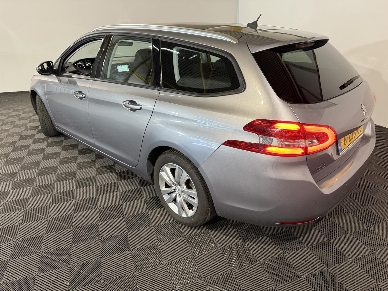 Peugeot | 308 SW | 1.2 e-THP Allure | 2015 | 158.352 km | 6ZJS05 | Logisch - Henkilöauto: kuva Peugeot | 308 SW | 1.2 e-THP Allure | 2015 | 158.352 km | 6ZJS05 | Logisch - Henkilöauto Peugeot | 308 SW | 1.2 e-THP Allure | 2015 | 158.352 km | 6ZJS05 | Logisch - Henkilöauto: kuva Peugeot | 308 SW | 1.2 e-THP Allure | 2015 | 158.352 km | 6ZJS05 | Logisch - Henkilöauto