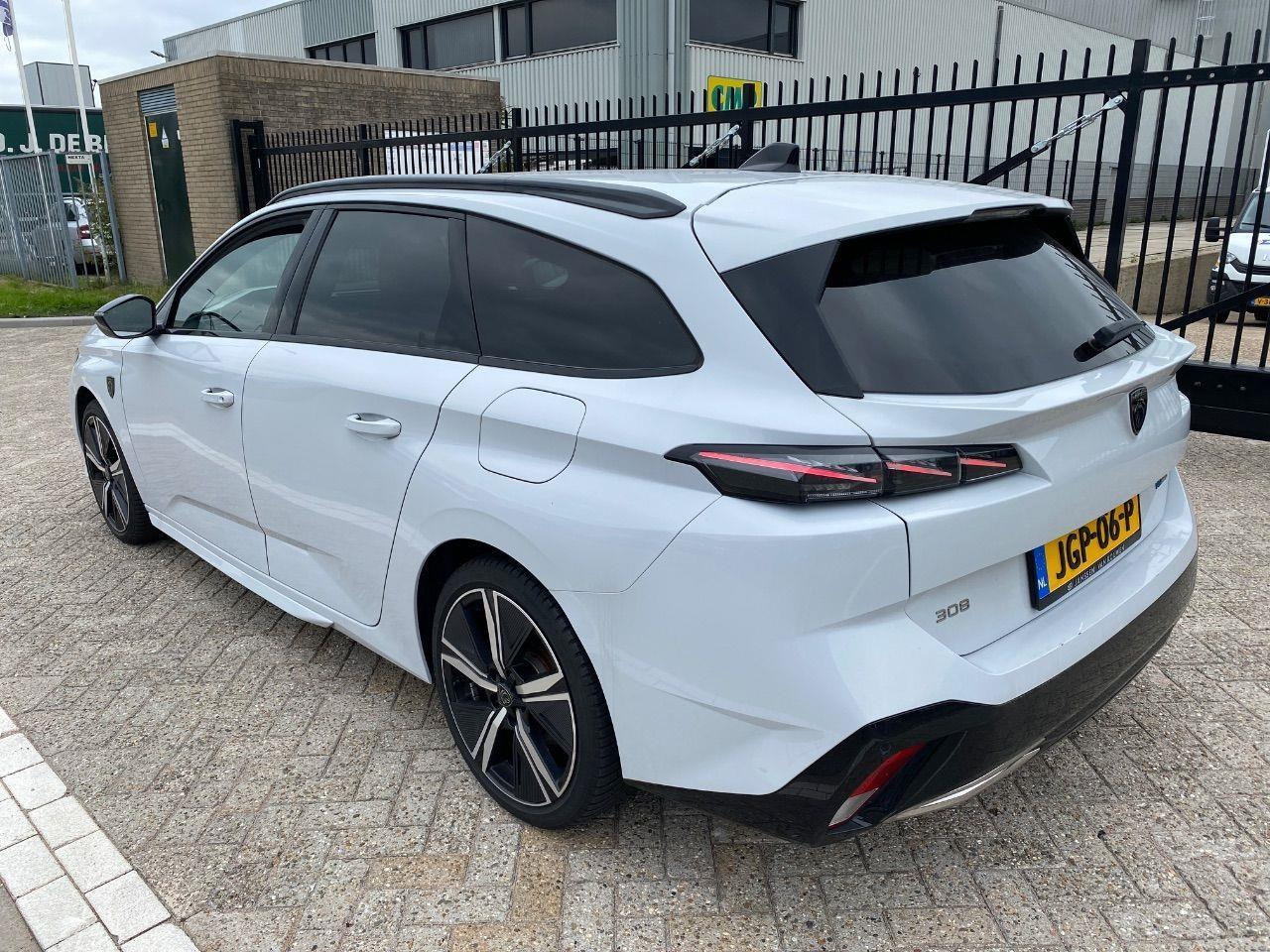 Peugeot 308 SW 1.6 Plug - in Hybrid 225 GT | 2024 | 37.250 km | Automaat | JGP06P | NAP: Geen oordeel - Henkilöauto: kuva Peugeot 308 SW 1.6 Plug - in Hybrid 225 GT | 2024 | 37.250 km | Automaat | JGP06P | NAP: Geen oordeel - Henkilöauto Peugeot 308 SW 1.6 Plug - in Hybrid 225 GT | 2024 | 37.250 km | Automaat | JGP06P | NAP: Geen oordeel - Henkilöauto: kuva Peugeot 308 SW 1.6 Plug - in Hybrid 225 GT | 2024 | 37.250 km | Automaat | JGP06P | NAP: Geen oordeel - Henkilöauto