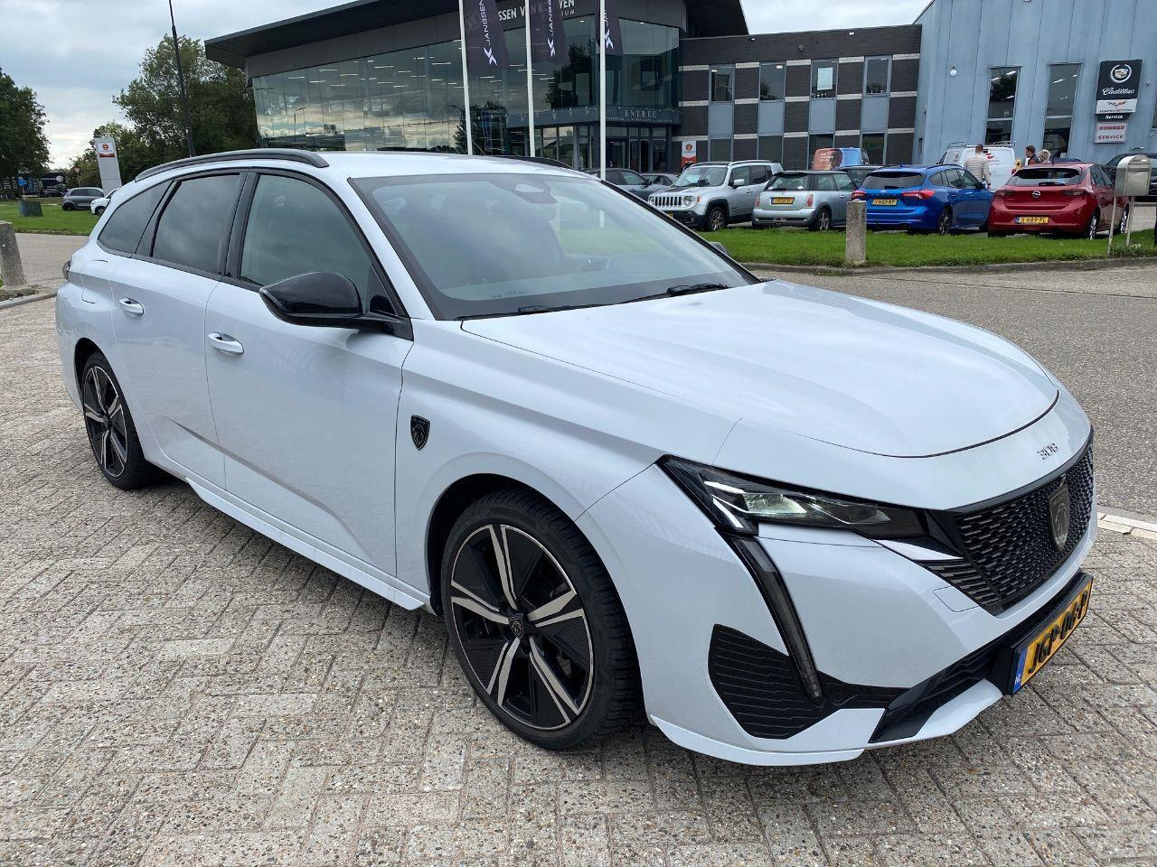 Peugeot 308 SW 1.6 Plug - in Hybrid 225 GT | 2024 | 37.250 km | Automaat | JGP06P | NAP: Geen oordeel - Henkilöauto: kuva Peugeot 308 SW 1.6 Plug - in Hybrid 225 GT | 2024 | 37.250 km | Automaat | JGP06P | NAP: Geen oordeel - Henkilöauto Peugeot 308 SW 1.6 Plug - in Hybrid 225 GT | 2024 | 37.250 km | Automaat | JGP06P | NAP: Geen oordeel - Henkilöauto: kuva Peugeot 308 SW 1.6 Plug - in Hybrid 225 GT | 2024 | 37.250 km | Automaat | JGP06P | NAP: Geen oordeel - Henkilöauto