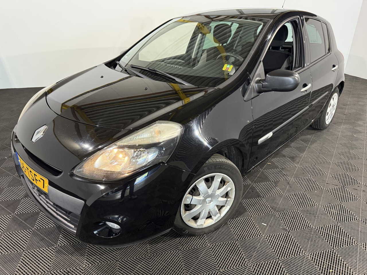 Renault | Clio | 1.2 Authentique | 2012 | 216.427 km | 56TSF7 | Logisch - Viistoperä: kuva Renault | Clio | 1.2 Authentique | 2012 | 216.427 km | 56TSF7 | Logisch - Viistoperä Renault | Clio | 1.2 Authentique | 2012 | 216.427 km | 56TSF7 | Logisch - Viistoperä: kuva Renault | Clio | 1.2 Authentique | 2012 | 216.427 km | 56TSF7 | Logisch - Viistoperä