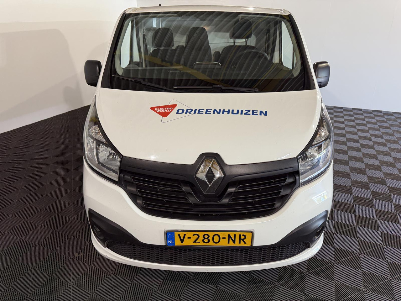 Renault Trafic 1.6 dCi T27 L1 H1 Comfort V-280-NR 173.986 km - Pakettiauto: kuva Renault Trafic 1.6 dCi T27 L1 H1 Comfort V-280-NR 173.986 km - Pakettiauto Renault Trafic 1.6 dCi T27 L1 H1 Comfort V-280-NR 173.986 km - Pakettiauto: kuva Renault Trafic 1.6 dCi T27 L1 H1 Comfort V-280-NR 173.986 km - Pakettiauto