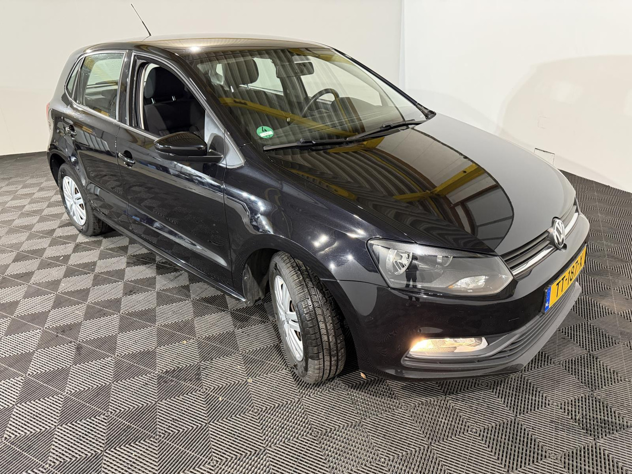 Volkswagen | Polo | 1.0 Comfortline Connected Series | 2017 | 178.442 km | TT187X | Geen oordeel - Viistoperä: kuva Volkswagen | Polo | 1.0 Comfortline Connected Series | 2017 | 178.442 km | TT187X | Geen oordeel - Viistoperä Volkswagen | Polo | 1.0 Comfortline Connected Series | 2017 | 178.442 km | TT187X | Geen oordeel - Viistoperä: kuva Volkswagen | Polo | 1.0 Comfortline Connected Series | 2017 | 178.442 km | TT187X | Geen oordeel - Viistoperä