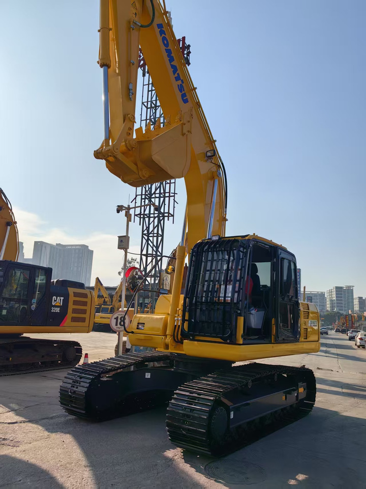 KOMATSU PC200-7 - Telakaivukone: kuva KOMATSU PC200-7 - Telakaivukone KOMATSU PC200-7 - Telakaivukone: kuva KOMATSU PC200-7 - Telakaivukone