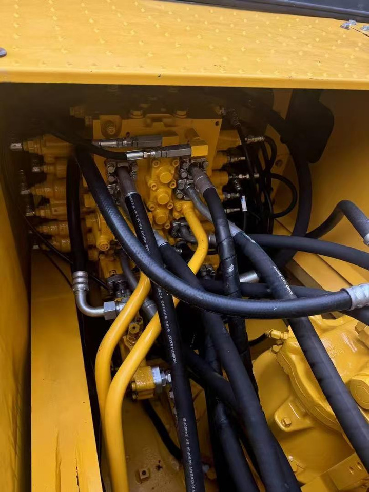 KOMATSU PC220 - Telakaivukone: kuva KOMATSU PC220 - Telakaivukone KOMATSU PC220 - Telakaivukone: kuva KOMATSU PC220 - Telakaivukone