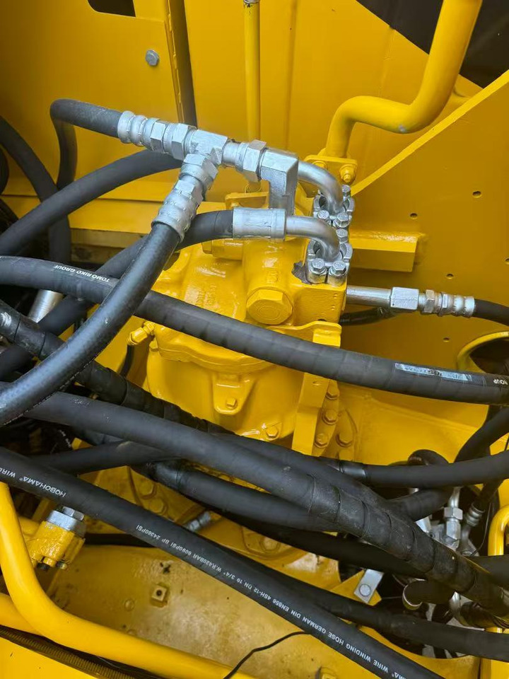 KOMATSU PC220 - Telakaivukone: kuva KOMATSU PC220 - Telakaivukone KOMATSU PC220 - Telakaivukone: kuva KOMATSU PC220 - Telakaivukone