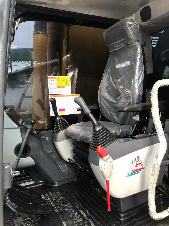 Komatsu PC220-8 - Telakaivukone: kuva komatsu PC220-8 - Telakaivukone Komatsu PC220-8 - Telakaivukone: kuva komatsu PC220-8 - Telakaivukone