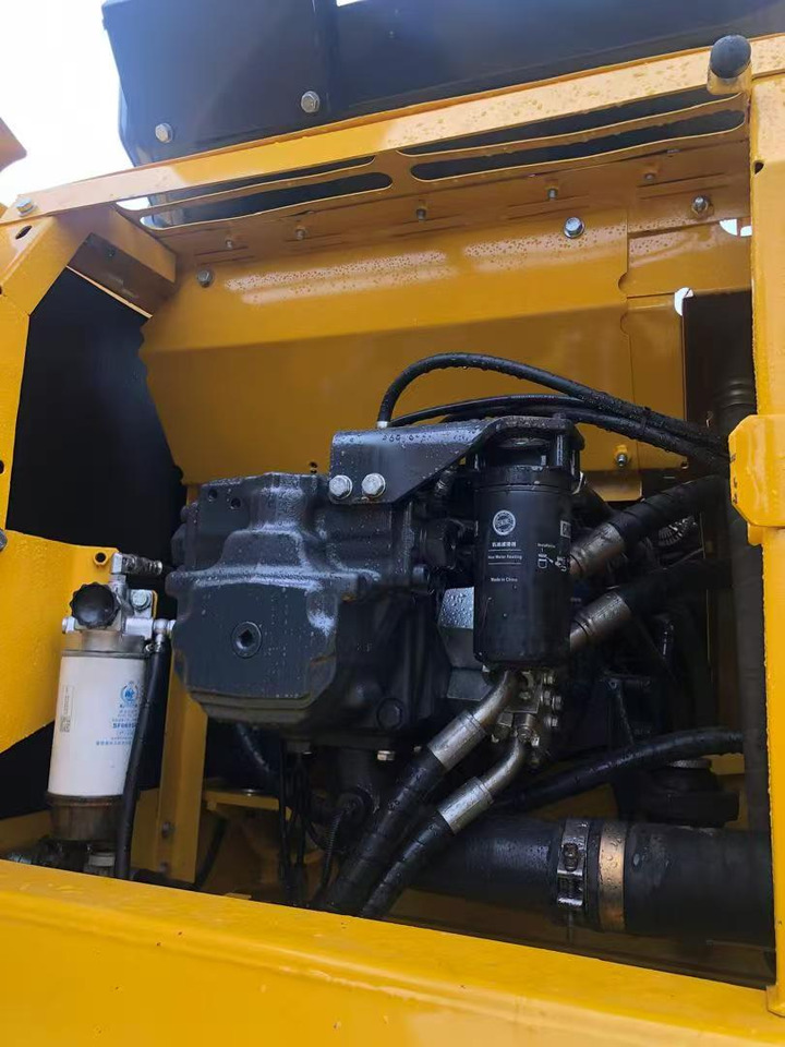 Komatsu PC220-8 - Telakaivukone: kuva komatsu PC220-8 - Telakaivukone Komatsu PC220-8 - Telakaivukone: kuva komatsu PC220-8 - Telakaivukone