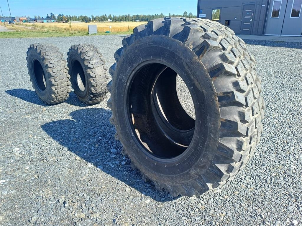 Nokian 18.4 R34 ja 14.9 R24 palapintarenkaat nastoilla - Maatalouskoneet: kuva Nokian 18.4 R34 ja 14.9 R24 palapintarenkaat nastoilla - Maatalouskoneet Nokian 18.4 R34 ja 14.9 R24 palapintarenkaat nastoilla - Maatalouskoneet: kuva Nokian 18.4 R34 ja 14.9 R24 palapintarenkaat nastoilla - Maatalouskoneet