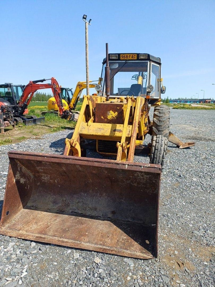 Massey Ferguson 50B traktorikaivuri - Kaivuri-trukki: kuva Massey Ferguson 50B traktorikaivuri - Kaivuri-trukki Massey Ferguson 50B traktorikaivuri - Kaivuri-trukki: kuva Massey Ferguson 50B traktorikaivuri - Kaivuri-trukki