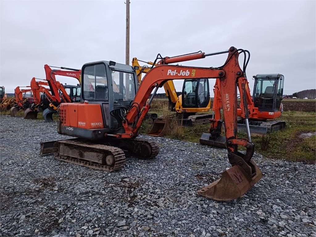 Pel-Job EB406 rautateloilla. Kolme kauhaa - Minikuormaaja: kuva Pel-Job EB406 rautateloilla. Kolme kauhaa - Minikuormaaja Pel-Job EB406 rautateloilla. Kolme kauhaa - Minikuormaaja: kuva Pel-Job EB406 rautateloilla. Kolme kauhaa - Minikuormaaja