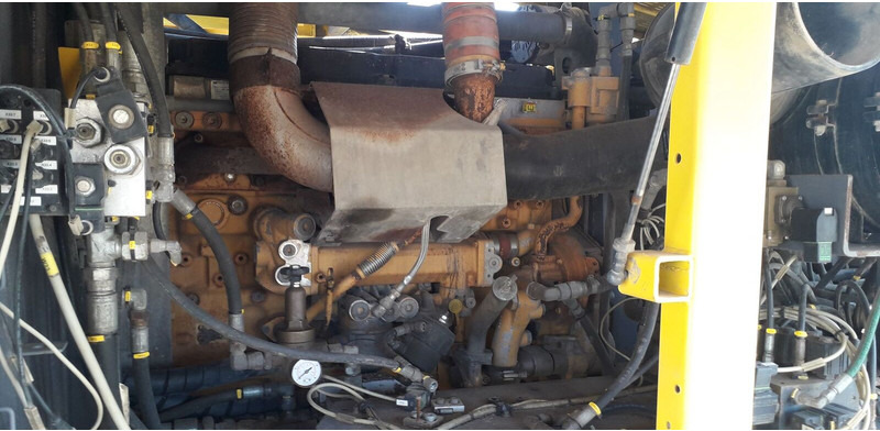 Atlas-Copco ROC L6 H25 - Porakone: kuva Atlas-Copco ROC L6 H25 - Porakone Atlas-Copco ROC L6 H25 - Porakone: kuva Atlas-Copco ROC L6 H25 - Porakone
