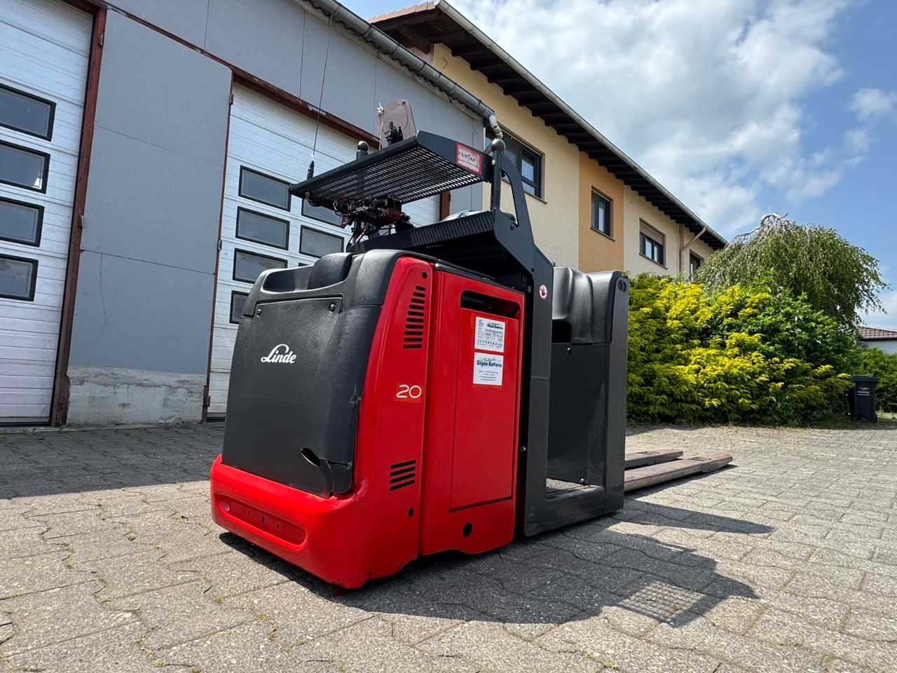 Linde N20VI Elektro-Niederhubwagen | Initialhub - Kerailytrukki: kuva Linde N20VI Elektro-Niederhubwagen | Initialhub - Kerailytrukki Linde N20VI Elektro-Niederhubwagen | Initialhub - Kerailytrukki: kuva Linde N20VI Elektro-Niederhubwagen | Initialhub - Kerailytrukki