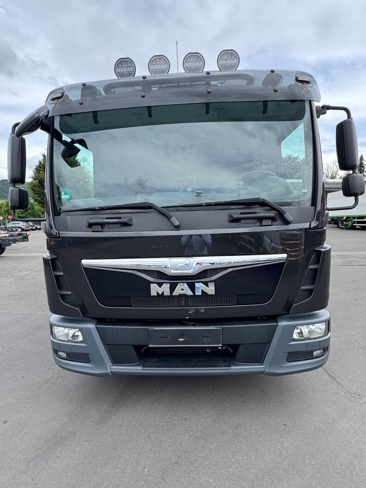 MAN TGL 12.220/LBW/Klima/Navi/2xAHK - Juomien kuljetukseen kuorma-auto: kuva MAN TGL 12.220/LBW/Klima/Navi/2xAHK - Juomien kuljetukseen kuorma-auto MAN TGL 12.220/LBW/Klima/Navi/2xAHK - Juomien kuljetukseen kuorma-auto: kuva MAN TGL 12.220/LBW/Klima/Navi/2xAHK - Juomien kuljetukseen kuorma-auto