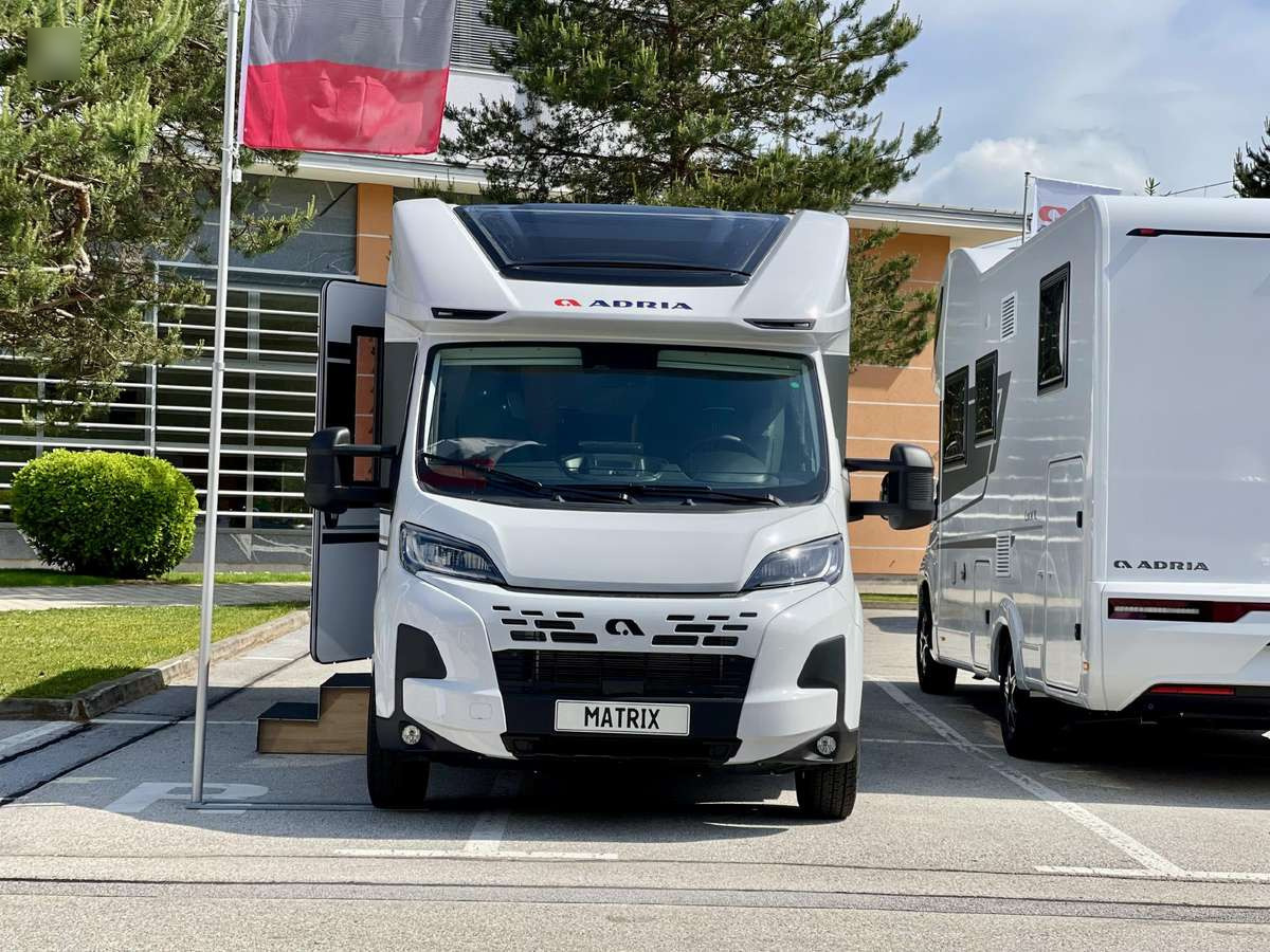 ADRIA Matrix 650 SL - Puoli-integroitu asuntoauto: kuva ADRIA Matrix 650 SL - Puoli-integroitu asuntoauto ADRIA Matrix 650 SL - Puoli-integroitu asuntoauto: kuva ADRIA Matrix 650 SL - Puoli-integroitu asuntoauto