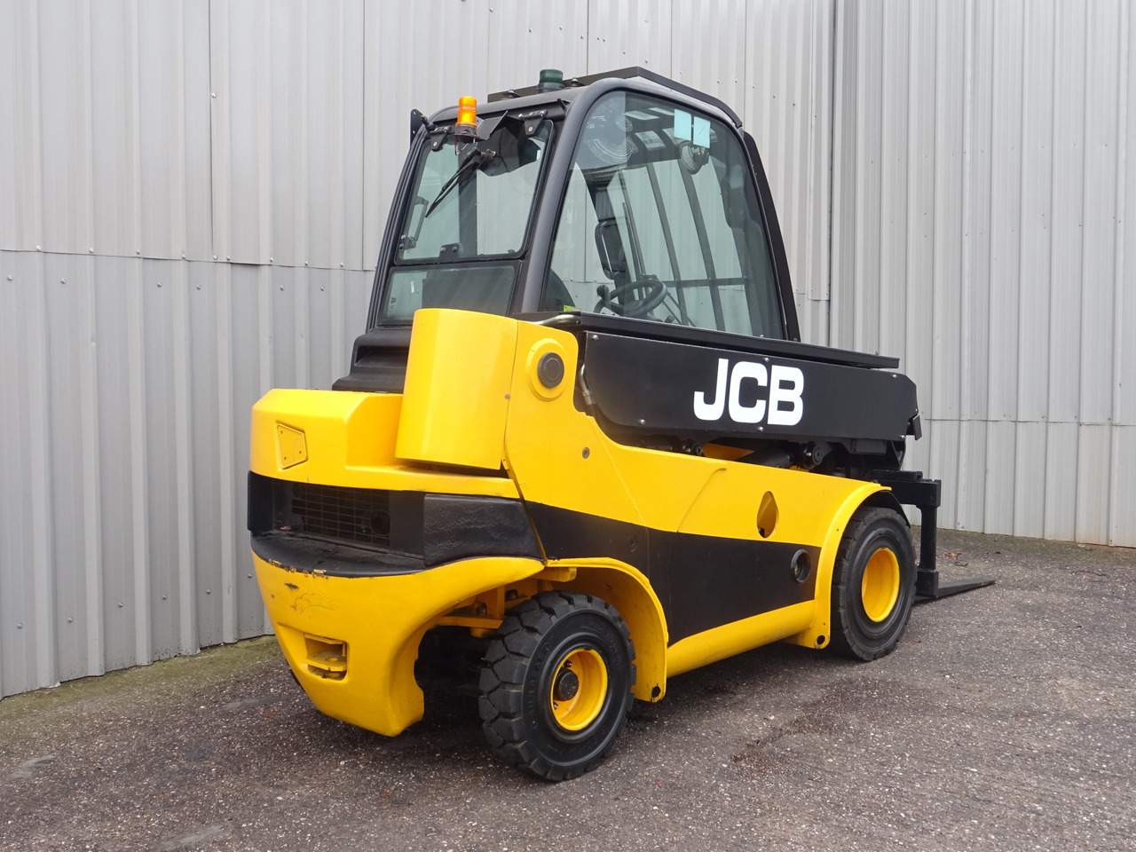 JCB TLT30D - Teleskooppikuormaaja: kuva JCB TLT30D - Teleskooppikuormaaja JCB TLT30D - Teleskooppikuormaaja: kuva JCB TLT30D - Teleskooppikuormaaja