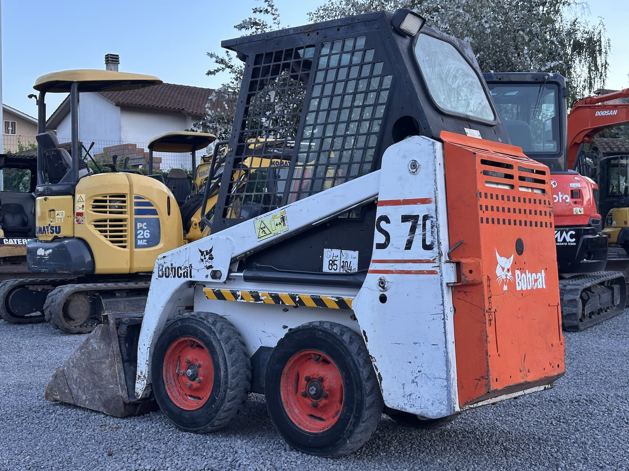 BOBCAT S70 - Liukuohjattu kuormaaja: kuva BOBCAT S70 - Liukuohjattu kuormaaja BOBCAT S70 - Liukuohjattu kuormaaja: kuva BOBCAT S70 - Liukuohjattu kuormaaja