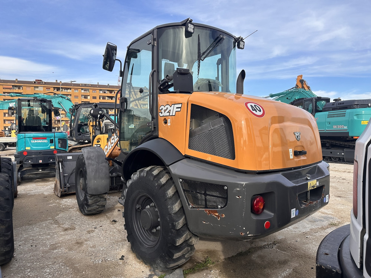CASE 321F - Pyöräkuormaaja: kuva CASE 321F - Pyöräkuormaaja CASE 321F - Pyöräkuormaaja: kuva CASE 321F - Pyöräkuormaaja