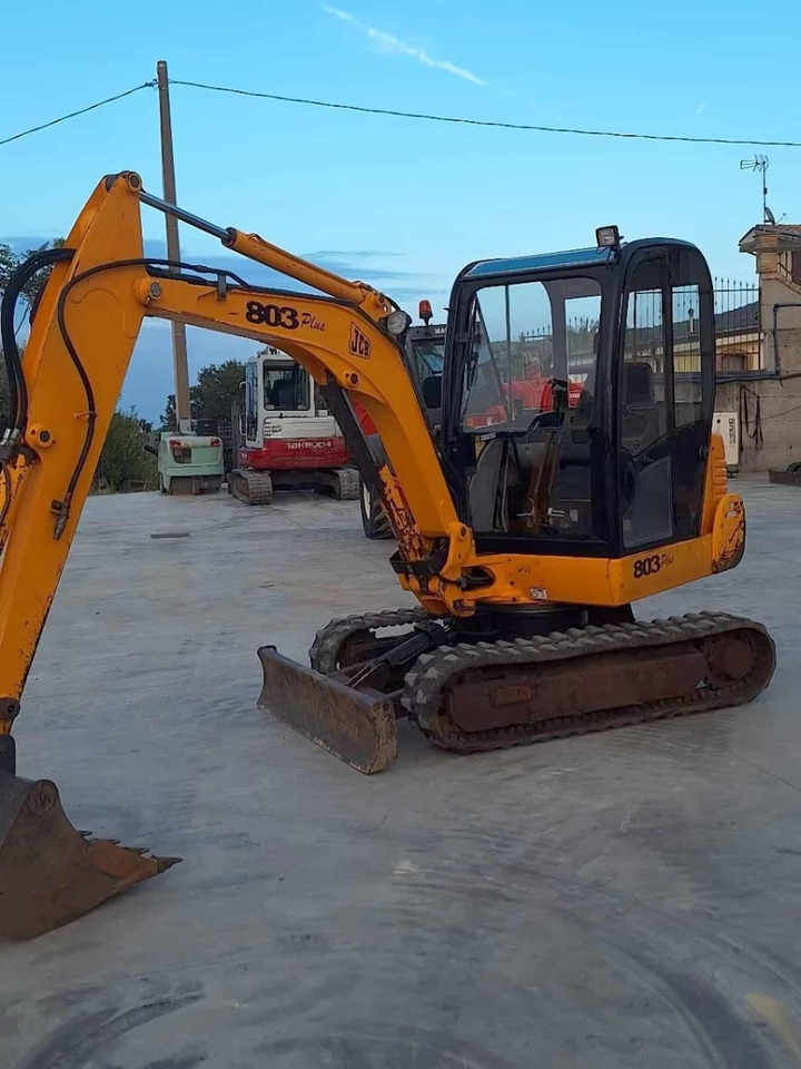 JCB 803 - Minikuormaaja: kuva JCB 803 - Minikuormaaja JCB 803 - Minikuormaaja: kuva JCB 803 - Minikuormaaja
