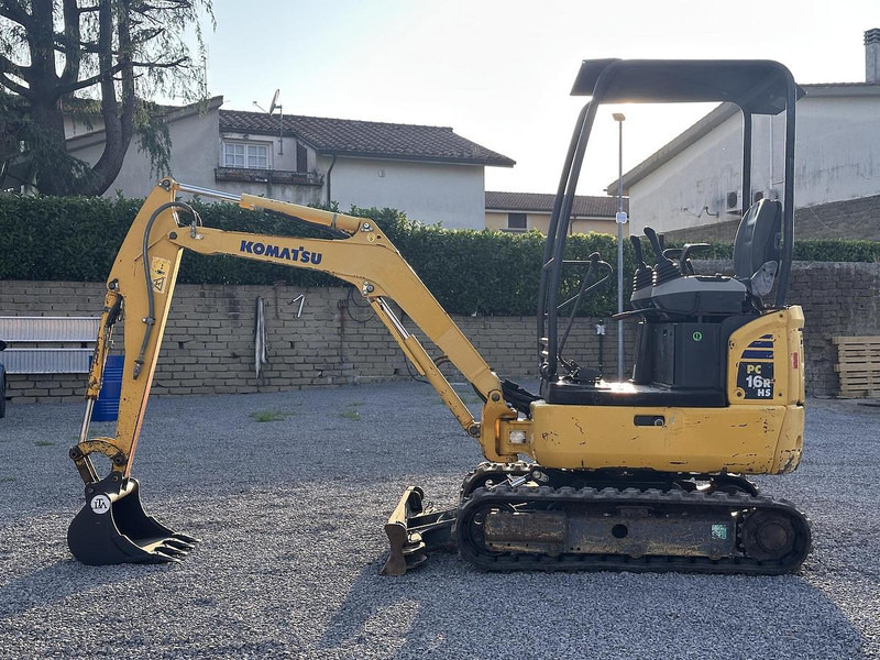 Komatsu PC16R-3HS - Minikuormaaja: kuva Komatsu PC16R-3HS - Minikuormaaja Komatsu PC16R-3HS - Minikuormaaja: kuva Komatsu PC16R-3HS - Minikuormaaja