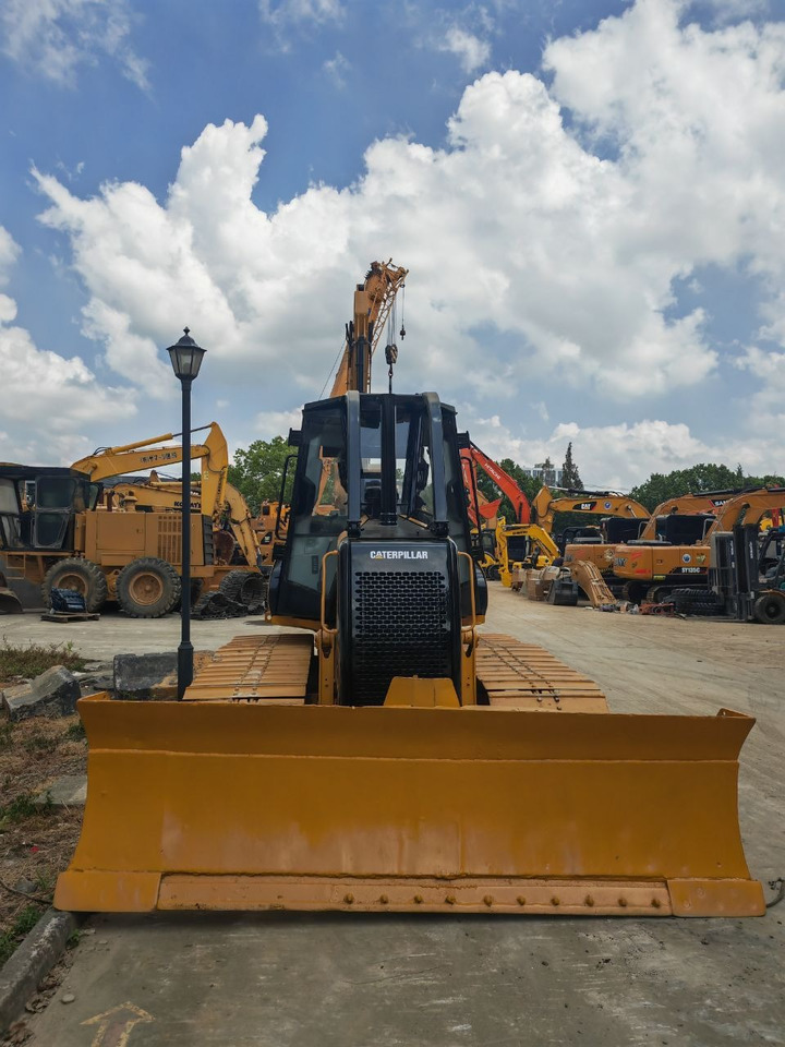 CATERPILLAR D5K - Puskutraktori: kuva CATERPILLAR D5K - Puskutraktori CATERPILLAR D5K - Puskutraktori: kuva CATERPILLAR D5K - Puskutraktori