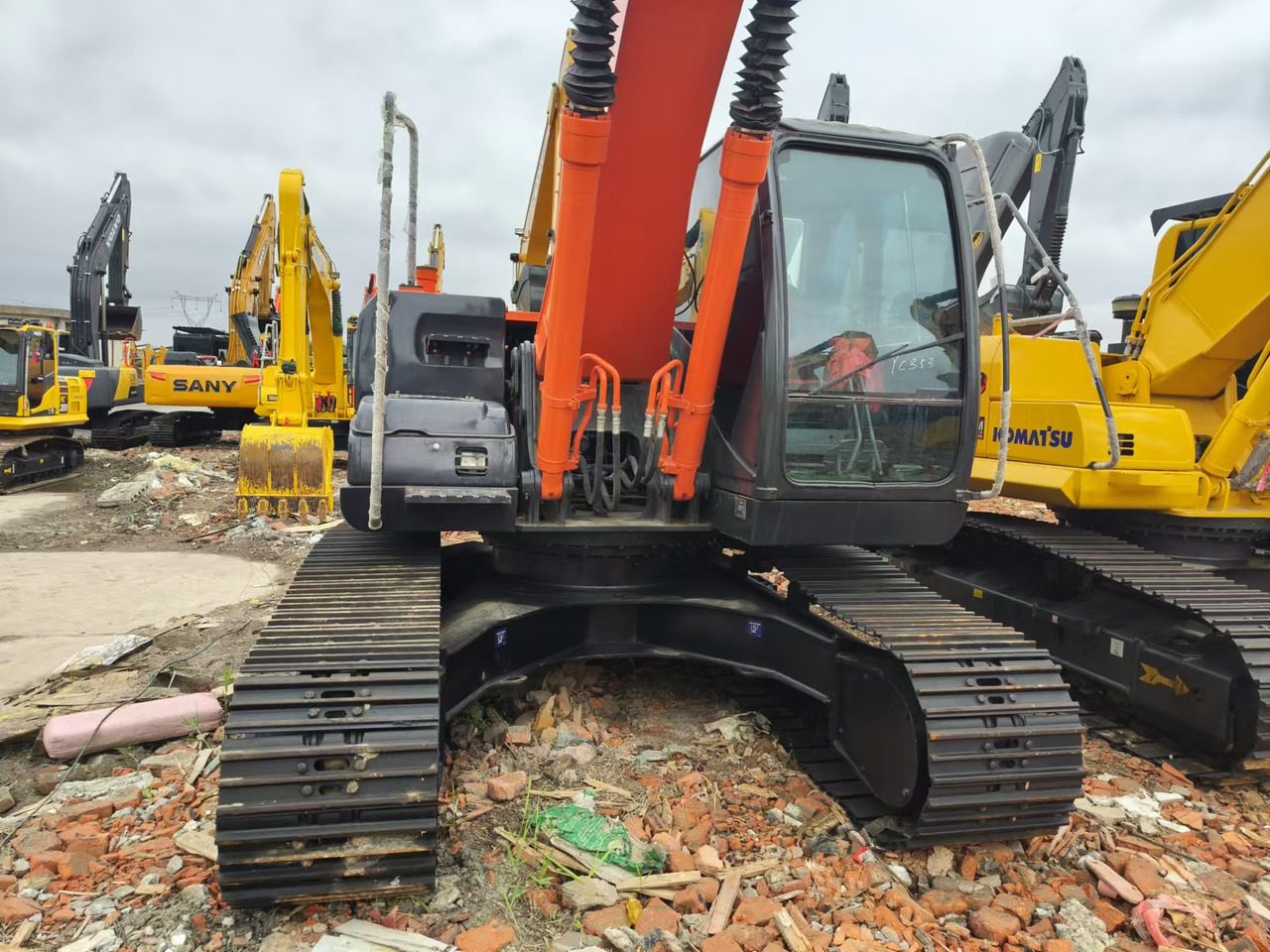 Telakaivukone HITACHI ZX200: kuva Telakaivukone HITACHI ZX200