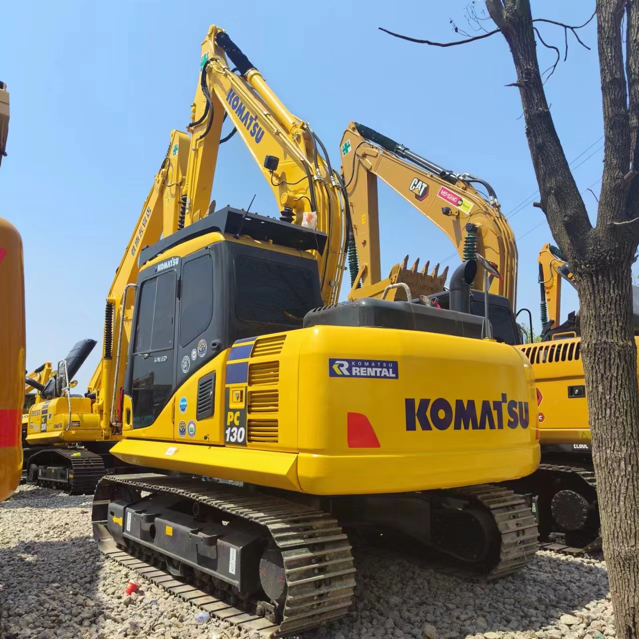 KOMATSU PC130 - Telakaivukone: kuva KOMATSU PC130 - Telakaivukone KOMATSU PC130 - Telakaivukone: kuva KOMATSU PC130 - Telakaivukone
