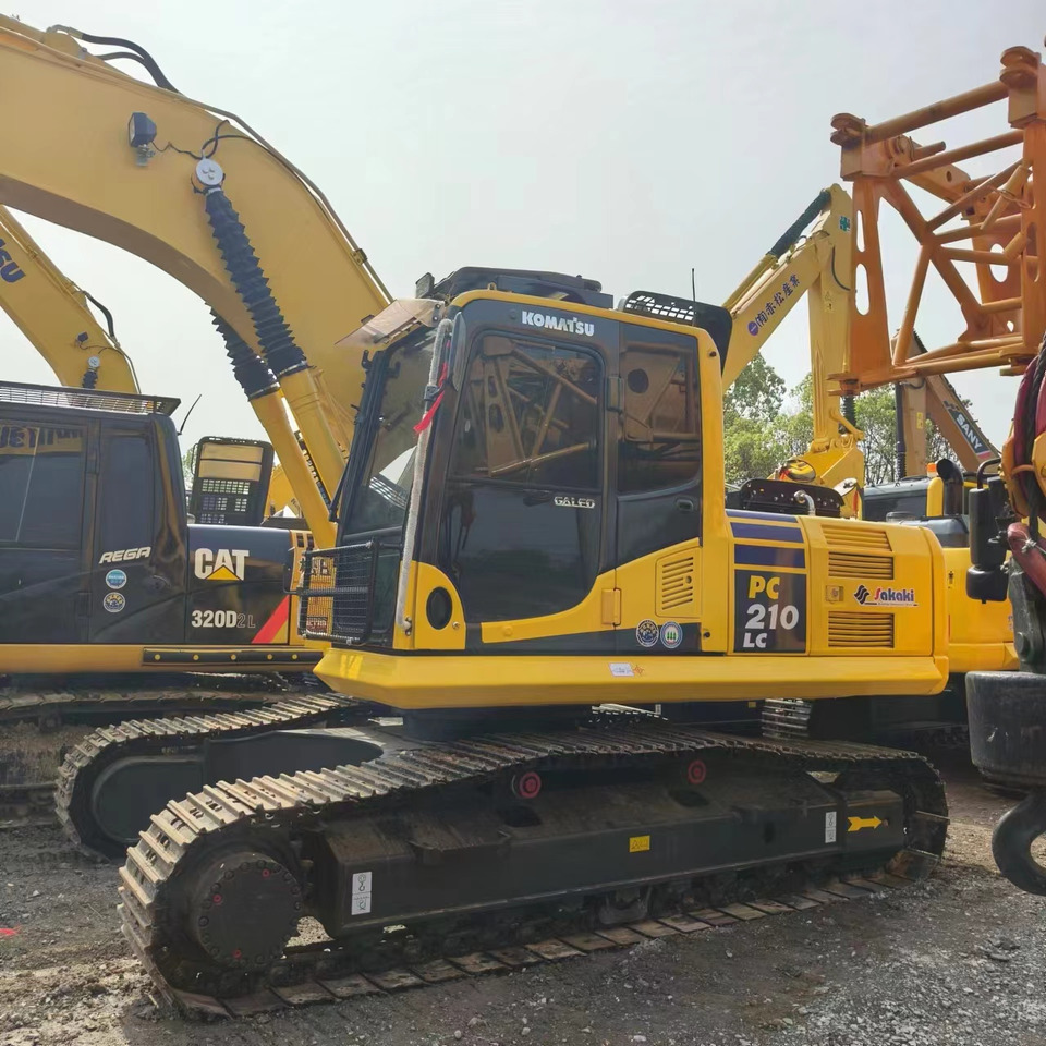 KOMATSU PC210-8 - Telakaivukone: kuva KOMATSU PC210-8 - Telakaivukone KOMATSU PC210-8 - Telakaivukone: kuva KOMATSU PC210-8 - Telakaivukone