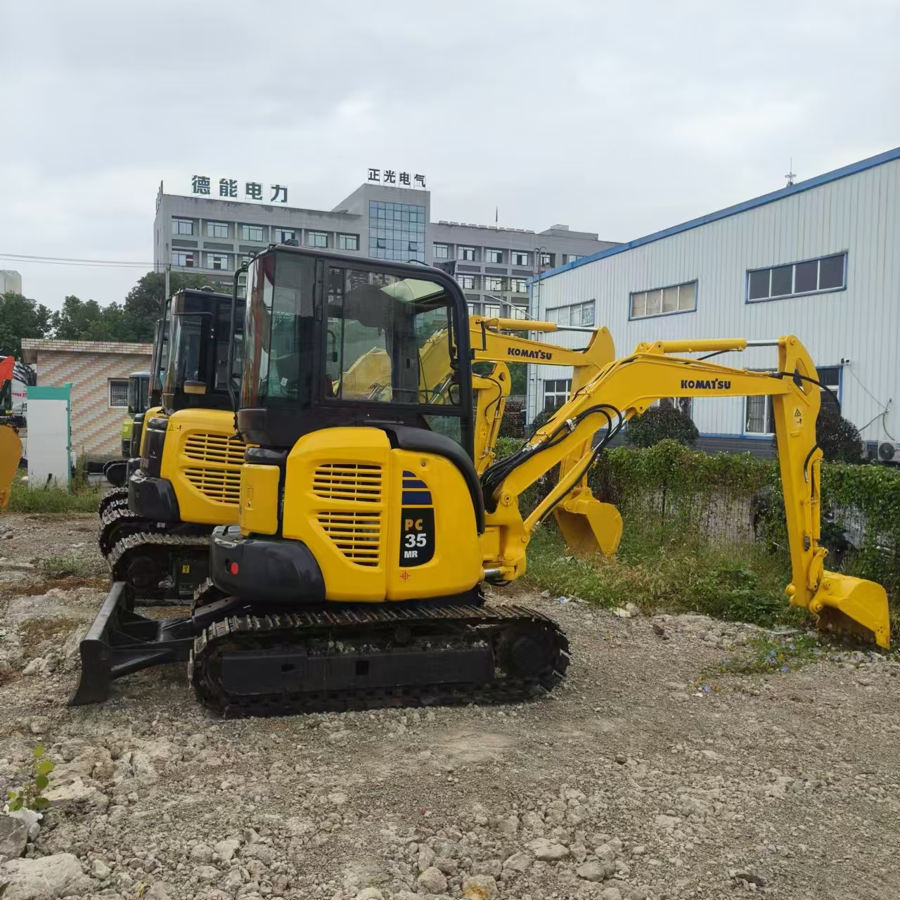 KOMATSU PC35 - Minikuormaaja: kuva KOMATSU PC35 - Minikuormaaja KOMATSU PC35 - Minikuormaaja: kuva KOMATSU PC35 - Minikuormaaja