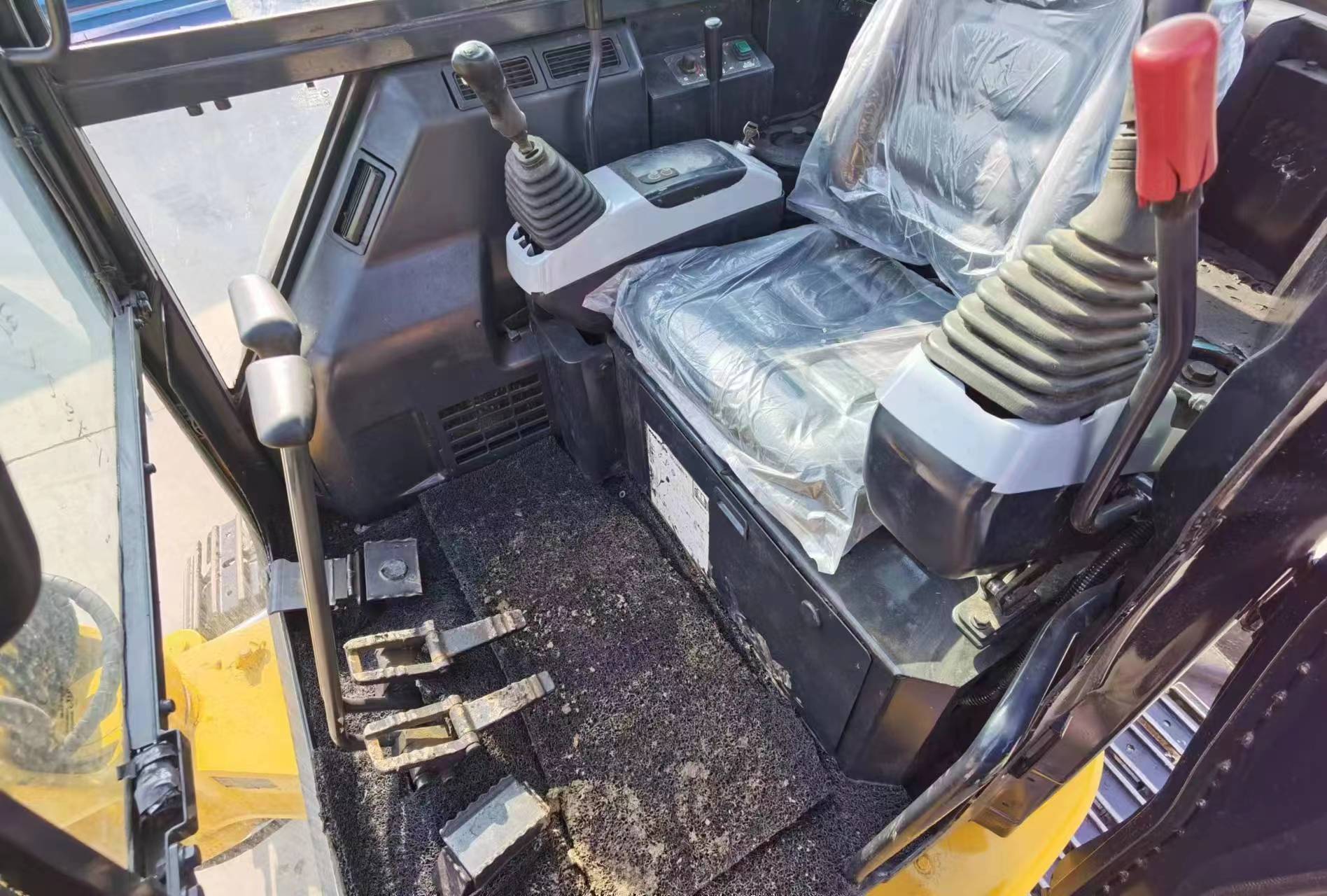 KOMATSU PC35 - Minikuormaaja: kuva KOMATSU PC35 - Minikuormaaja KOMATSU PC35 - Minikuormaaja: kuva KOMATSU PC35 - Minikuormaaja