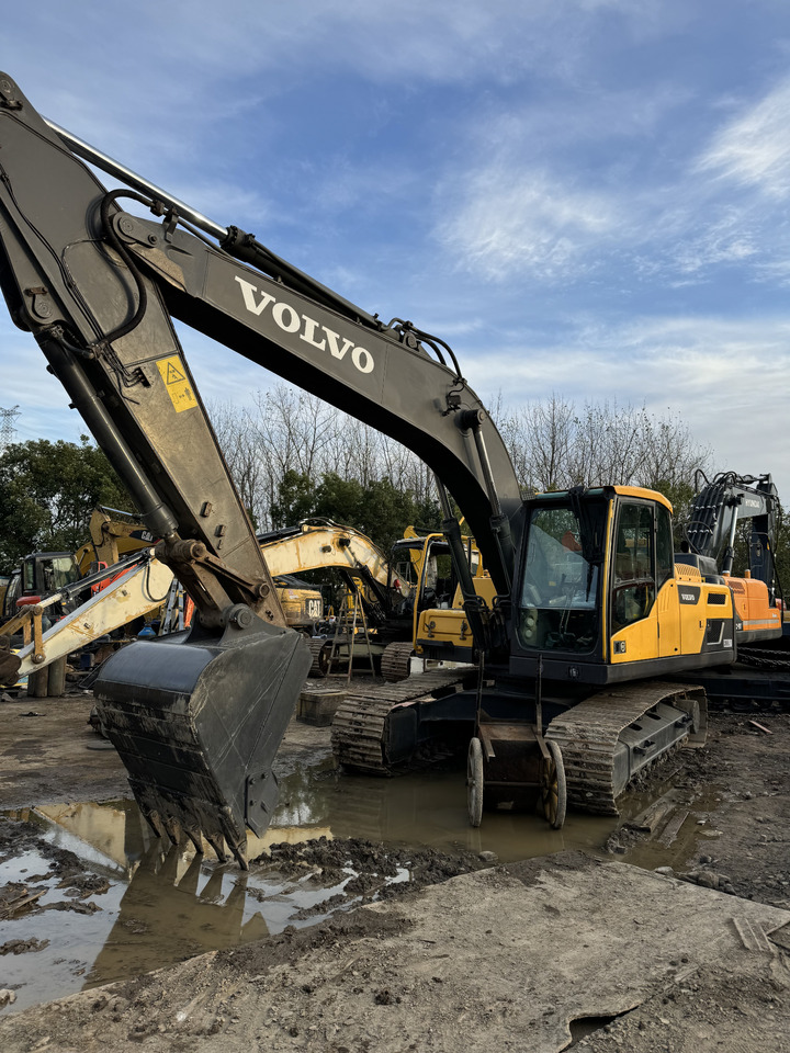 VOLVO EC220D - Telakaivukone: kuva VOLVO EC220D - Telakaivukone VOLVO EC220D - Telakaivukone: kuva VOLVO EC220D - Telakaivukone