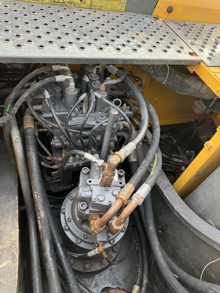 VOLVO EC220D - Telakaivukone: kuva VOLVO EC220D - Telakaivukone VOLVO EC220D - Telakaivukone: kuva VOLVO EC220D - Telakaivukone